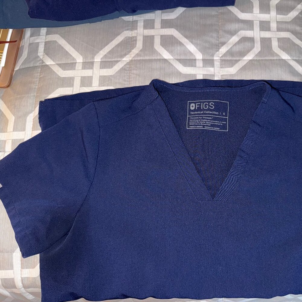 Navy Casma™ - Three-Pocket Scrub Top